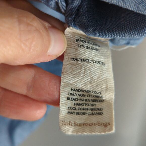Soft Surroundings Shirt Womens M Blue Chambray Asymmetric Roll Tab - Picture 3 of 7
